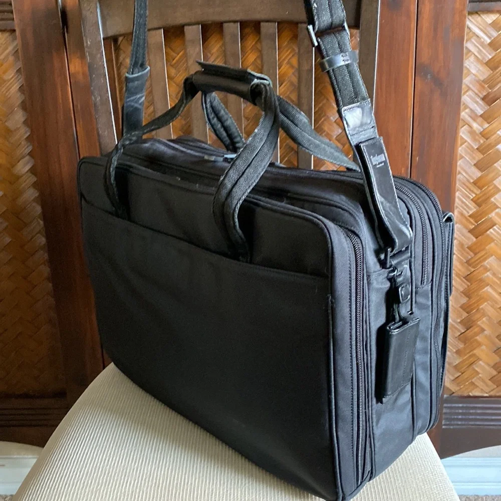 HARTMANN - “The Moderns”nylon/leather travel briefcase